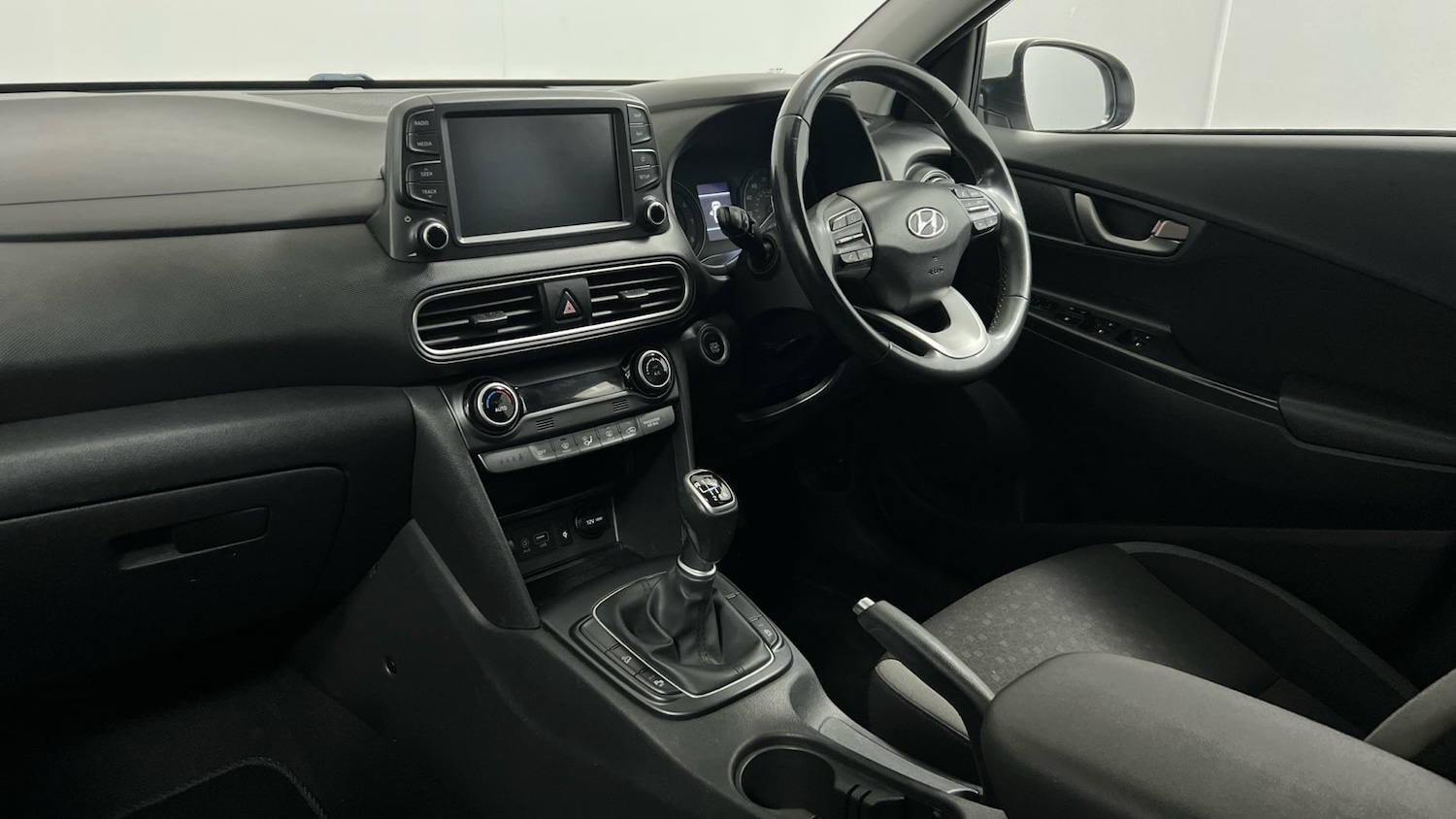 Used Hyundai KONA 2019 for sale - 78084833: Photo 2