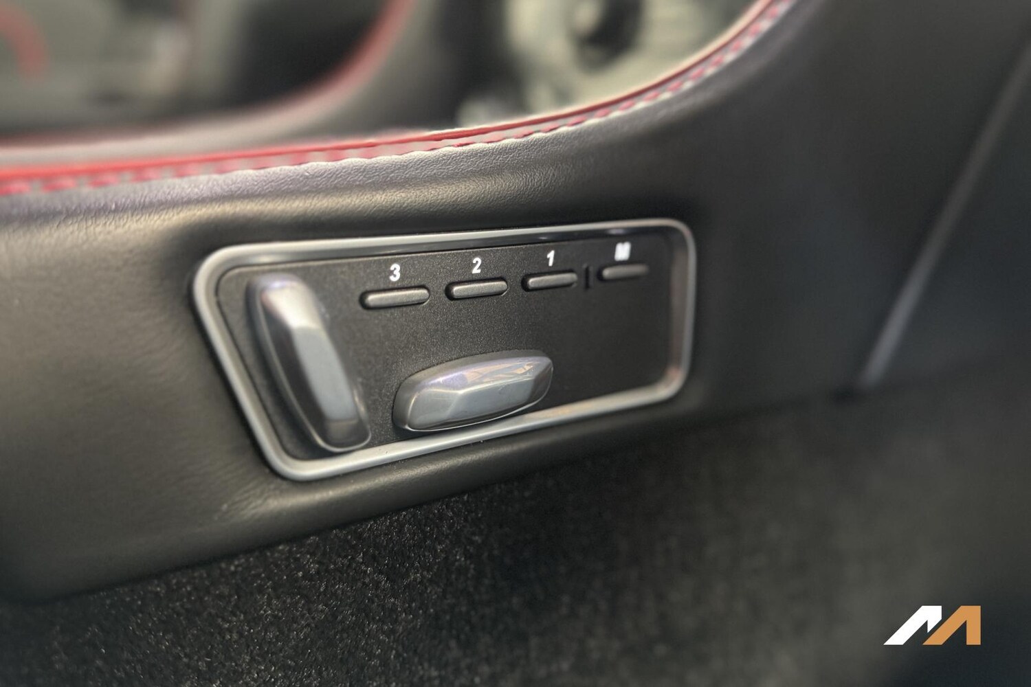 Used Aston Martin DB9 2016 for sale - 77504511: Photo 17