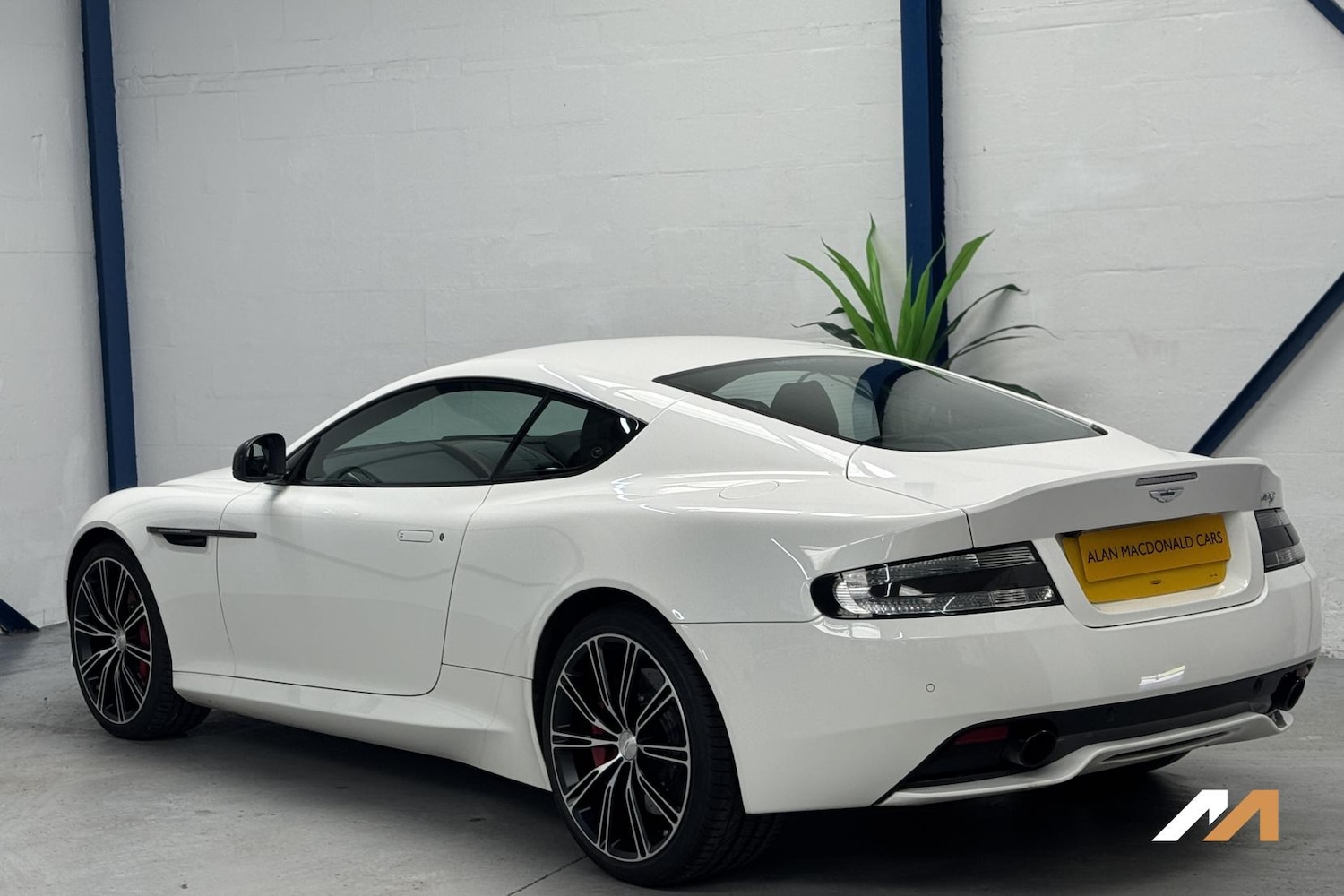 Used Aston Martin DB9 2016 for sale - 77504511: Photo 2
