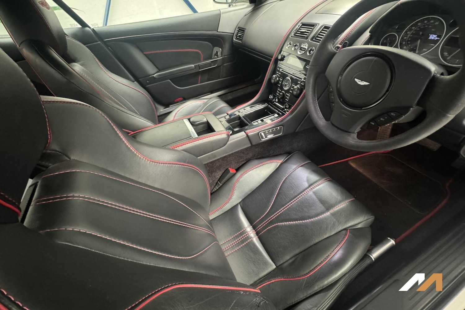 Used Aston Martin DB9 2016 for sale - 77504511: Photo 3