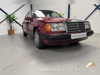Used Mercedes-Benz 200 1992 for sale - 75537523: Photo