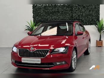 Used Skoda Superb 2018 for sale - 79652891: Photo