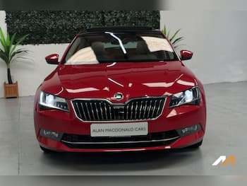 Used Skoda Superb 2018 for sale - 79652891: Photo