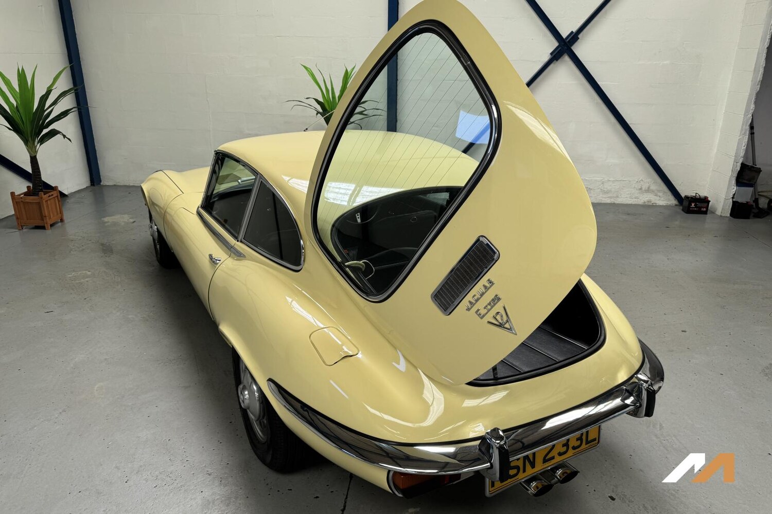 Used Jaguar E-Type 1973 for sale - 77622943: Photo 21