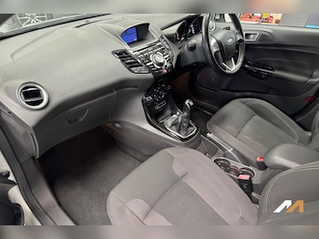 Used Ford Fiesta 2017 for sale - 79008243: Photo
