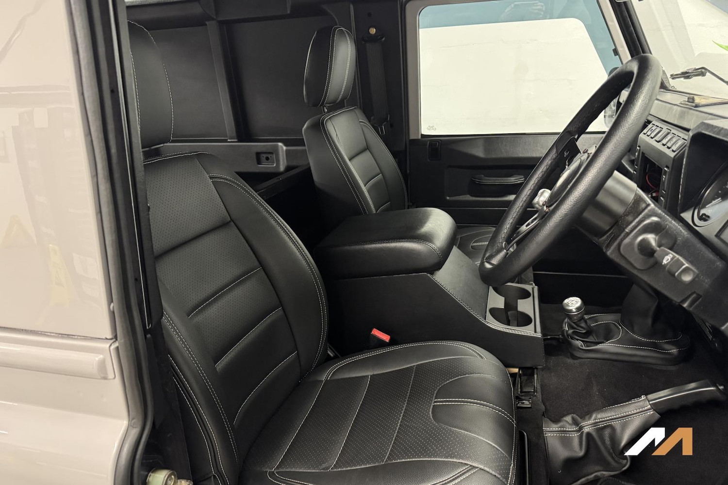 Used Land Rover Defender 2005 for sale - 78014784: Photo 2