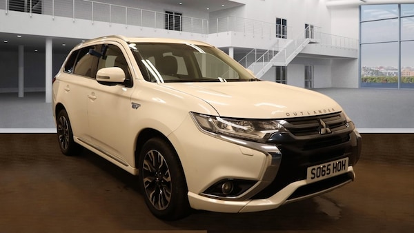 Used Mitsubishi Outlander 2016 for sale - 76264999: Photo 1