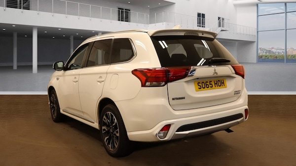 Used Mitsubishi Outlander 2016 for sale - 76264999: Photo 3