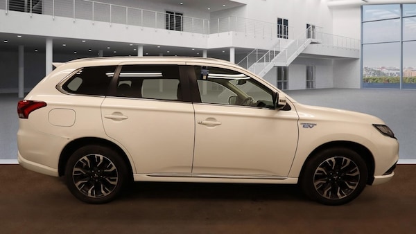 Used Mitsubishi Outlander 2016 for sale - 76264999: Photo 5