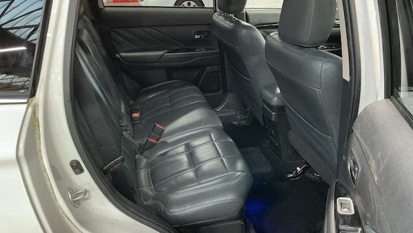 Used Mitsubishi Outlander 2016 for sale - 76264999: Photo 8