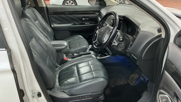 Used Mitsubishi Outlander 2016 for sale - 76264999: Photo 9