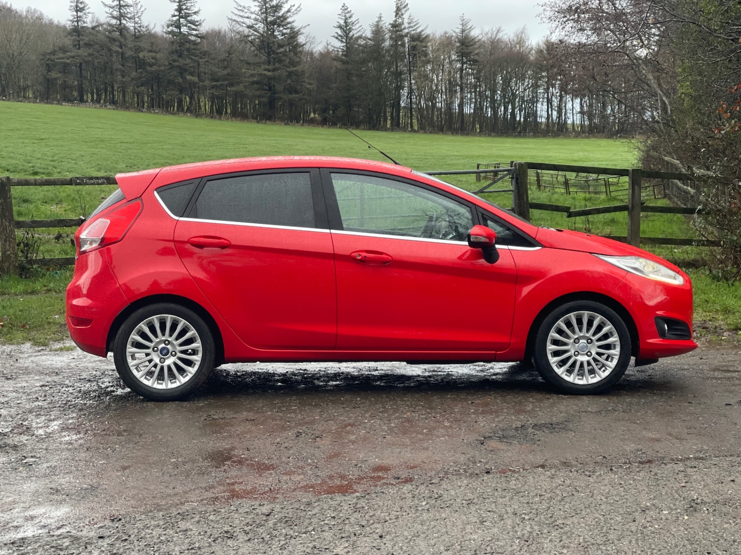 Used Ford Fiesta 2015 for sale - 76859293: Photo 5