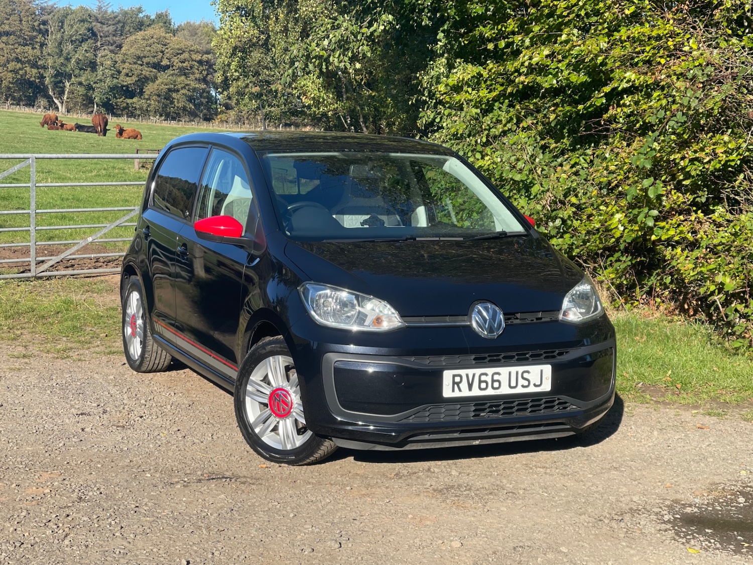 Used Volkswagen up! 2016 for sale - 76046110: Photo 1