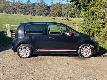 Used Volkswagen up! 2016 for sale - 76046110: Photo 2