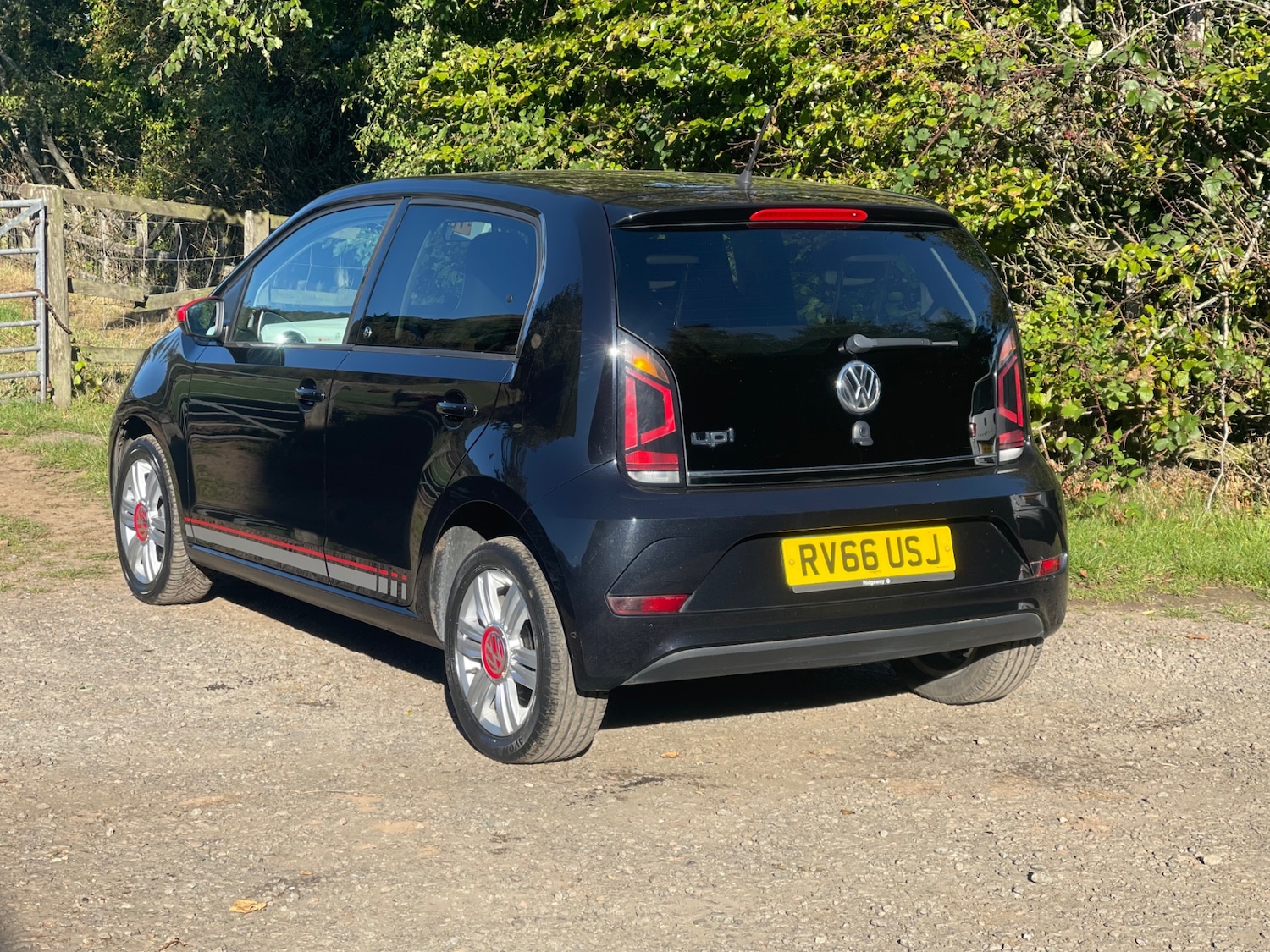 Used Volkswagen up! 2016 for sale - 76046110: Photo 5