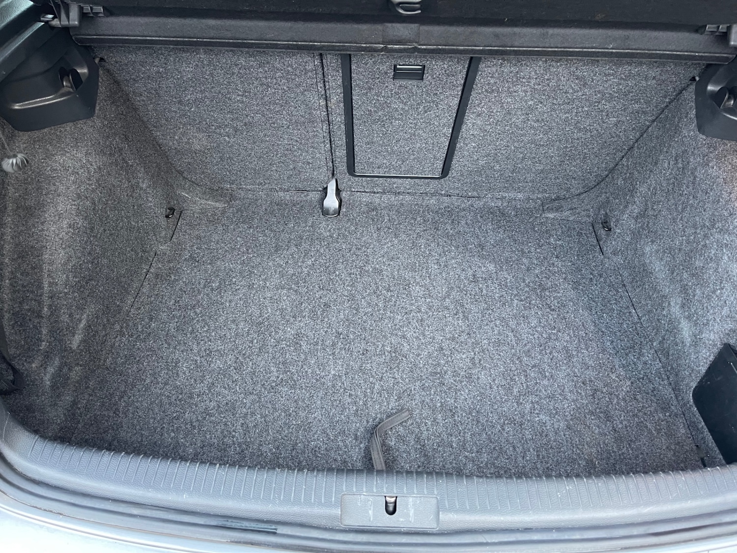 Used Volkswagen Golf 2010 for sale - 77650022: Photo 10