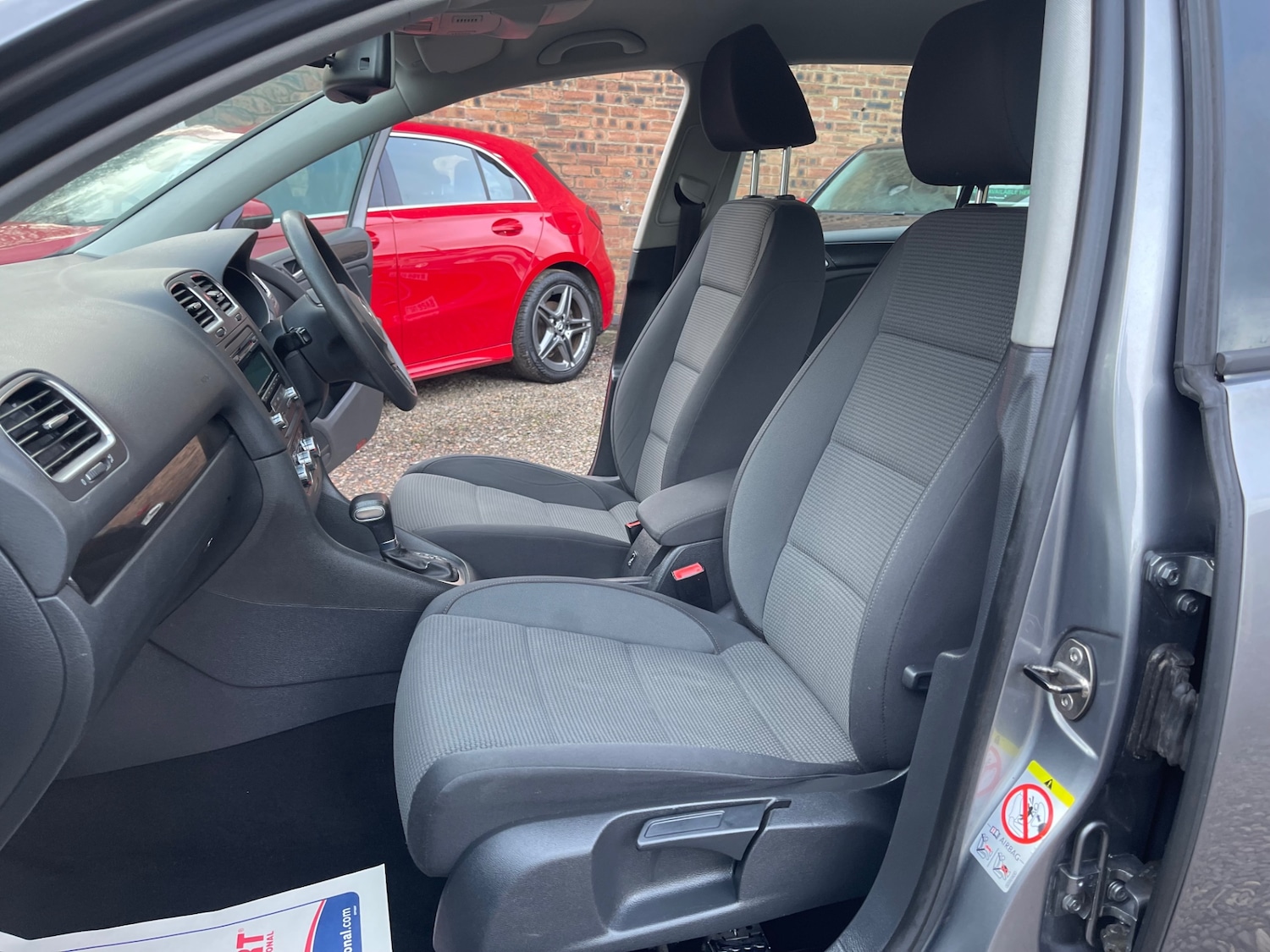 Used Volkswagen Golf 2010 for sale - 77650022: Photo 16