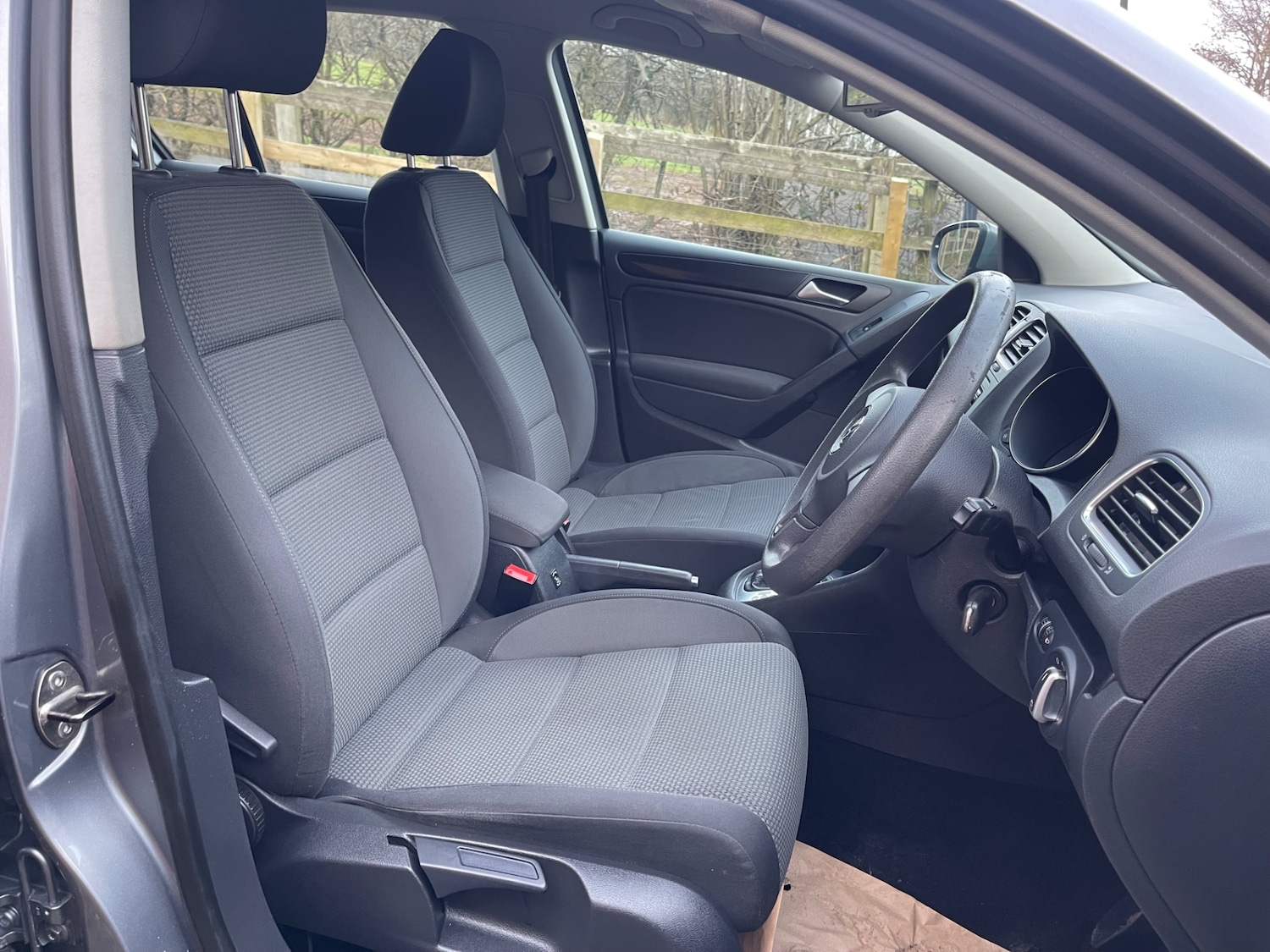 Used Volkswagen Golf 2010 for sale - 77650022: Photo 4