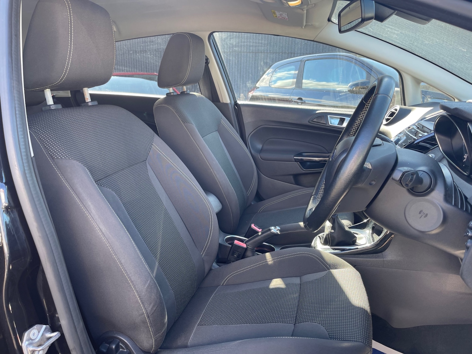 Used Ford Fiesta 2015 for sale - 76047551: Photo 6