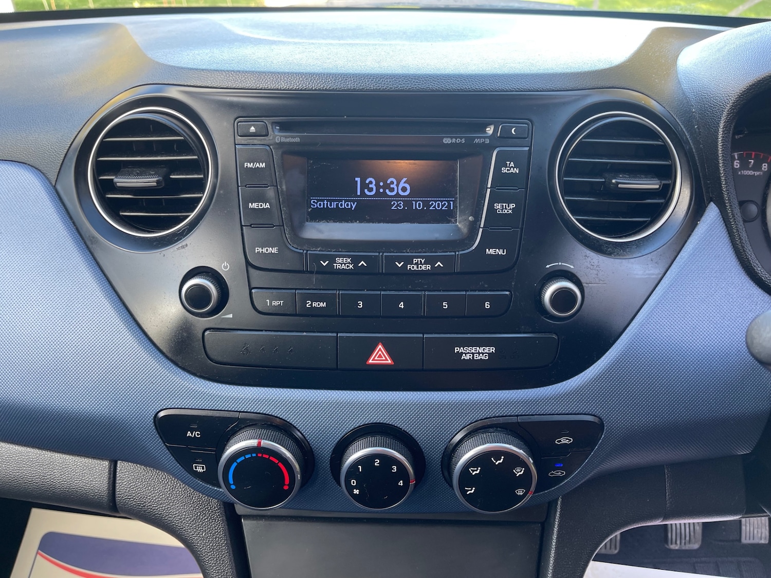 Used Hyundai i10 2015 for sale - 76382619: Photo 15