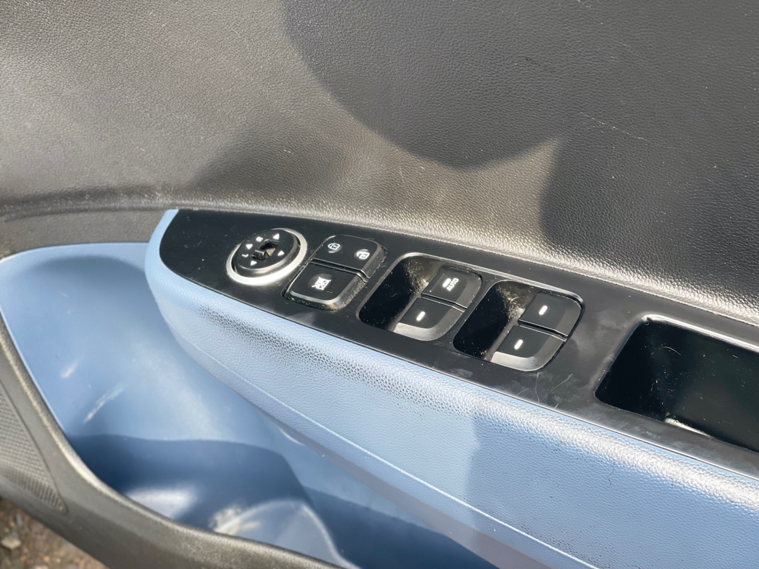 Used Hyundai i10 2015 for sale - 76382619: Photo 19