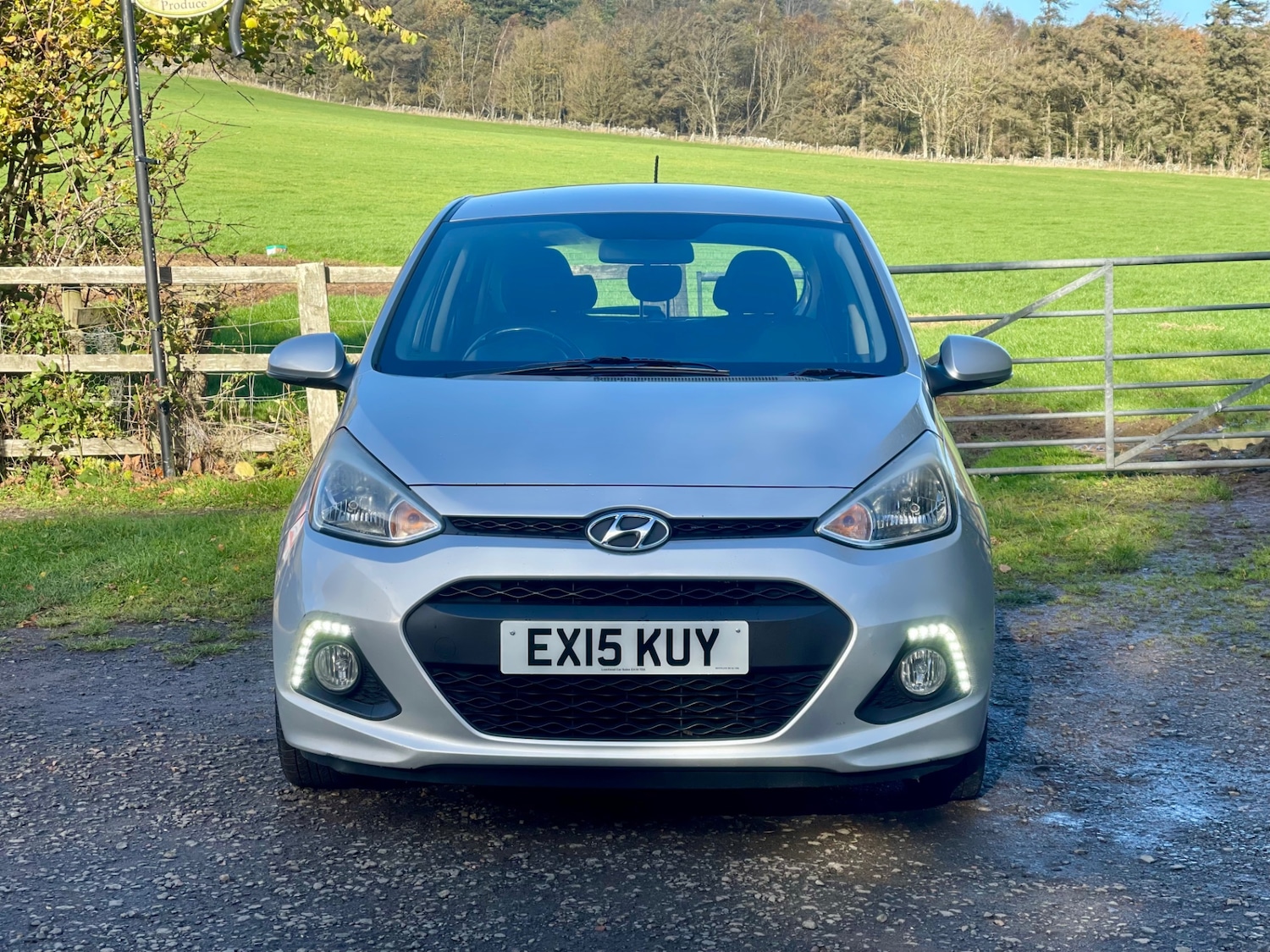 Used Hyundai i10 2015 for sale - 76382619: Photo 2