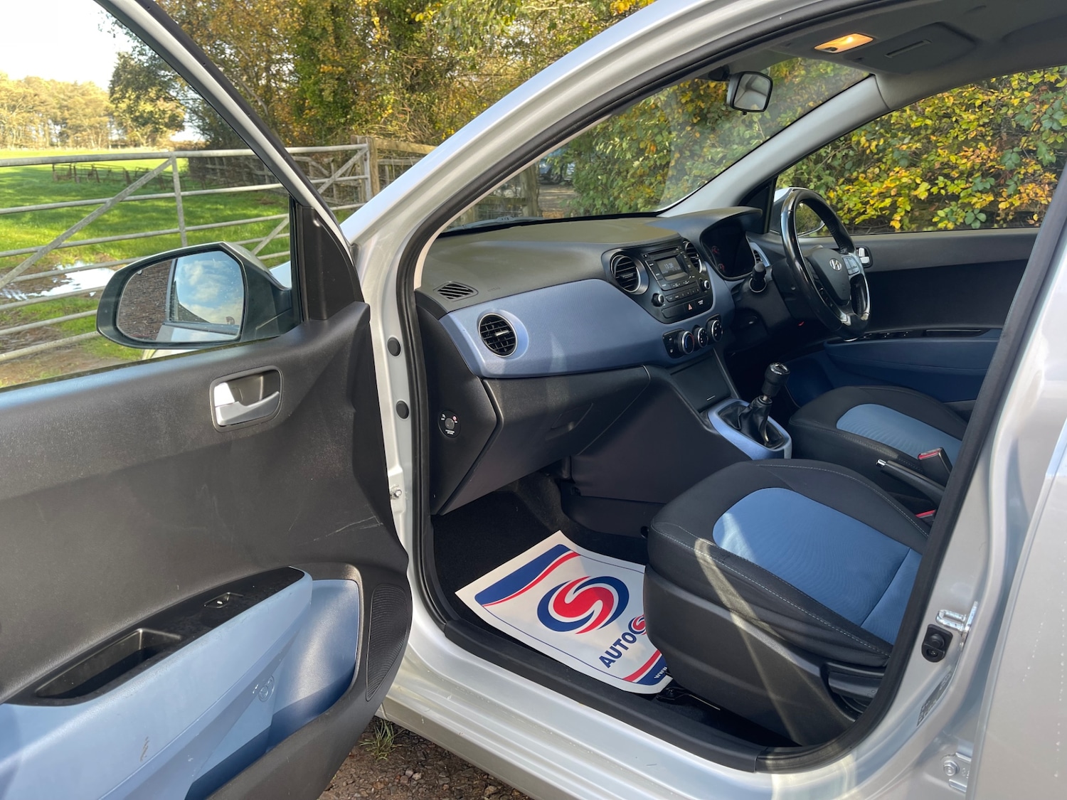 Used Hyundai i10 2015 for sale - 76382619: Photo 24