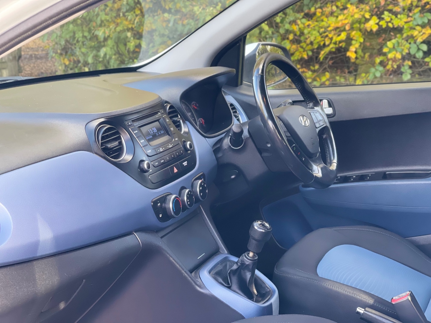 Used Hyundai i10 2015 for sale - 76382619: Photo 26