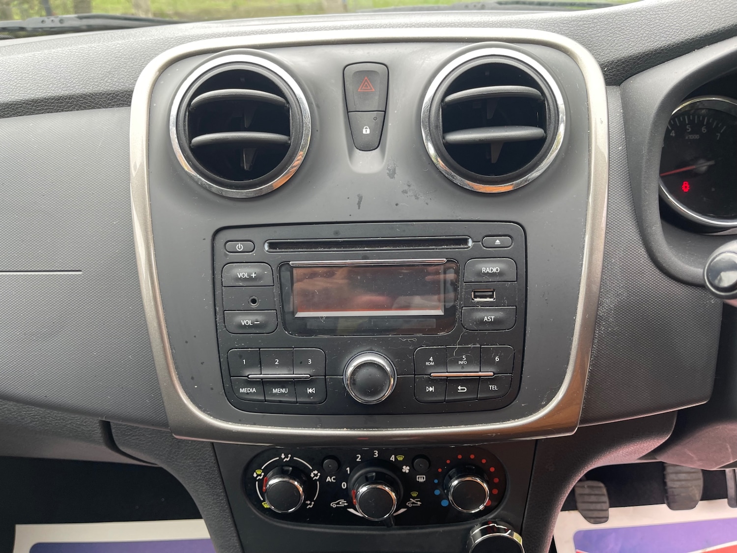 Used Dacia Sandero 2013 for sale - 76146275: Photo 13