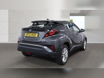 Used Toyota C-HR 2023 for sale - 79468943: Photo