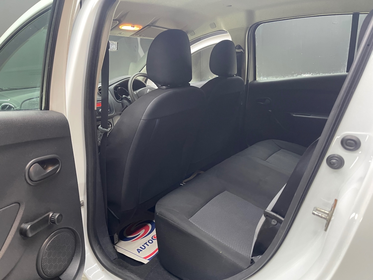 Used Dacia Sandero 2015 for sale - 77261914: Photo 16