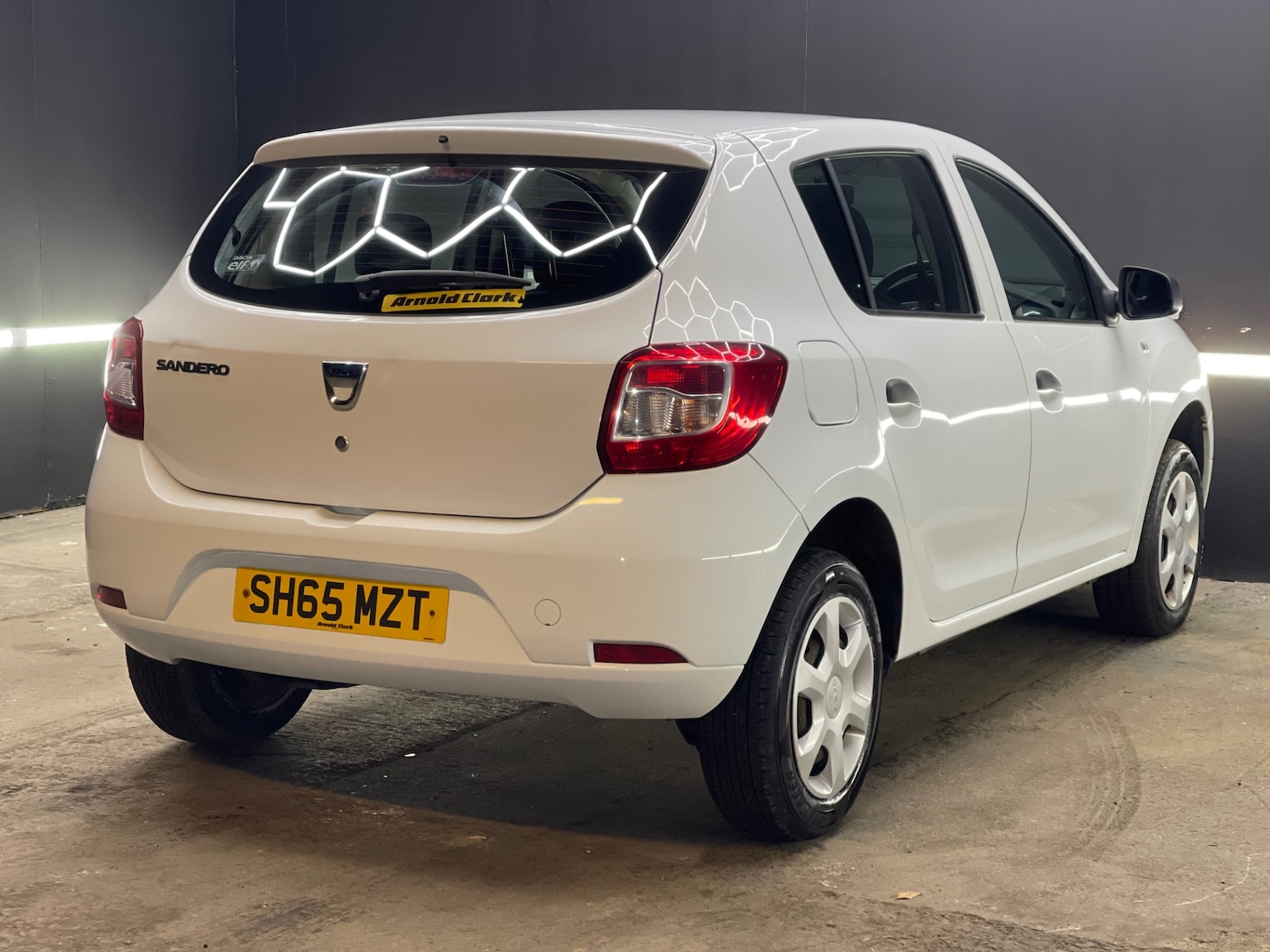 Used Dacia Sandero 2015 for sale - 77261914: Photo 4