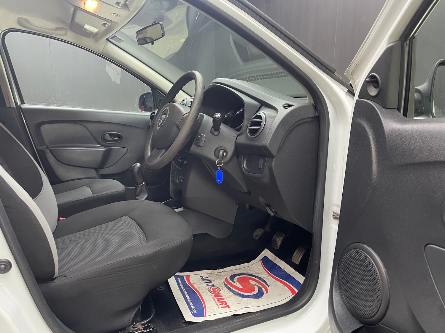 Used Dacia Sandero 2015 for sale - 77261914: Photo 7