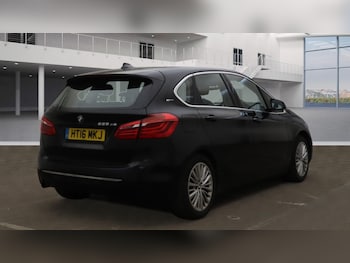 Used BMW 2 Series 2016 for sale - 76265211: Photo