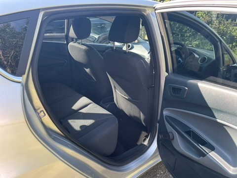 Used Ford Fiesta 2010 for sale - 77245322: Photo 12