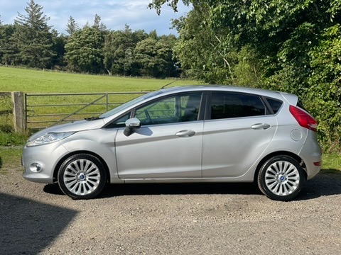 Used Ford Fiesta 2010 for sale - 77245322: Photo 4