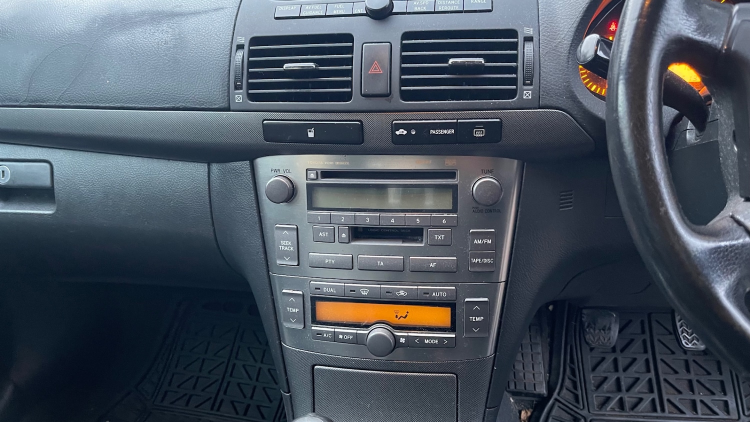 Used Toyota Avensis 2004 for sale - 76556741: Photo 9