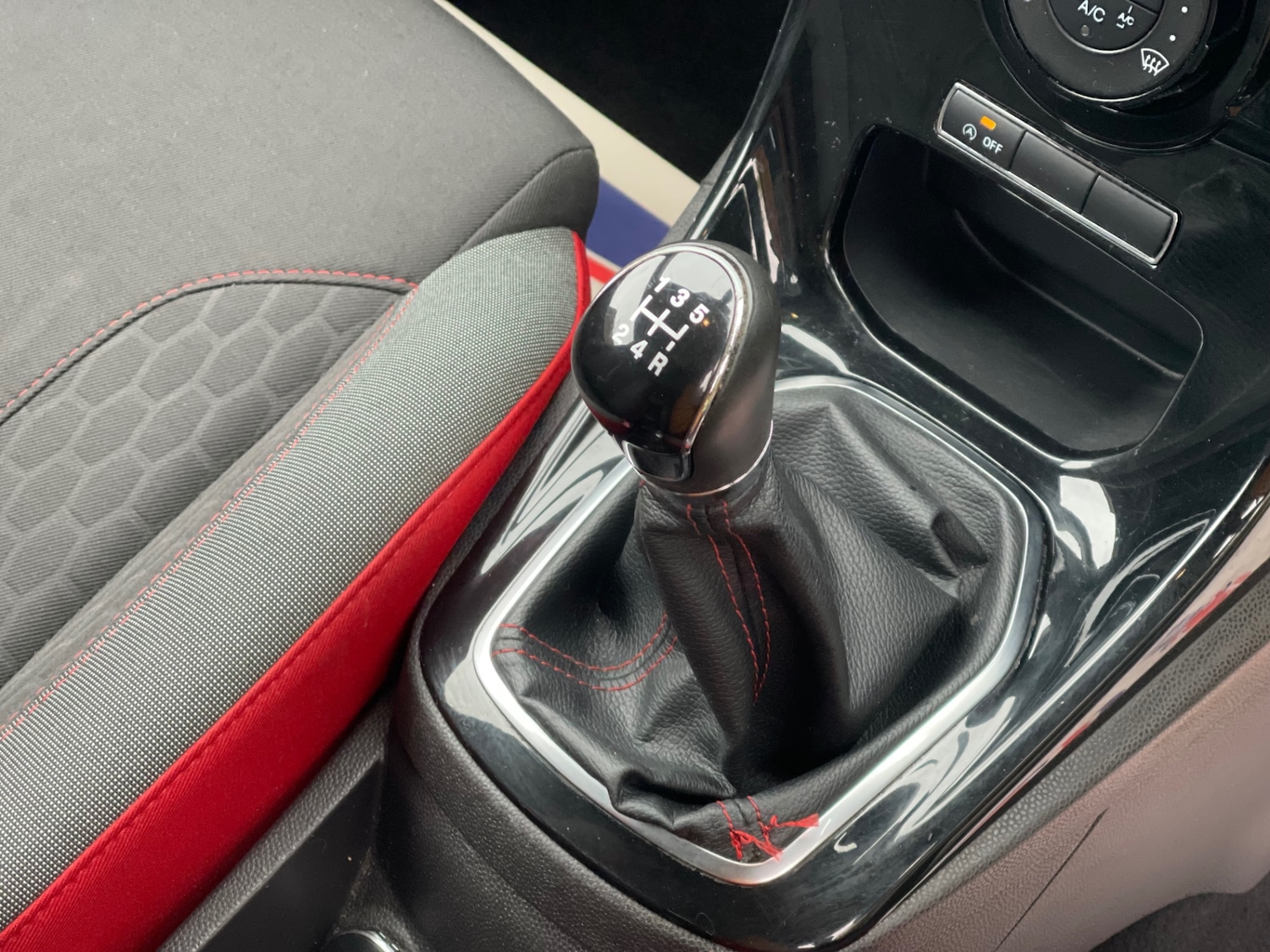 Used Ford Fiesta 2015 for sale - 76046161: Photo 18