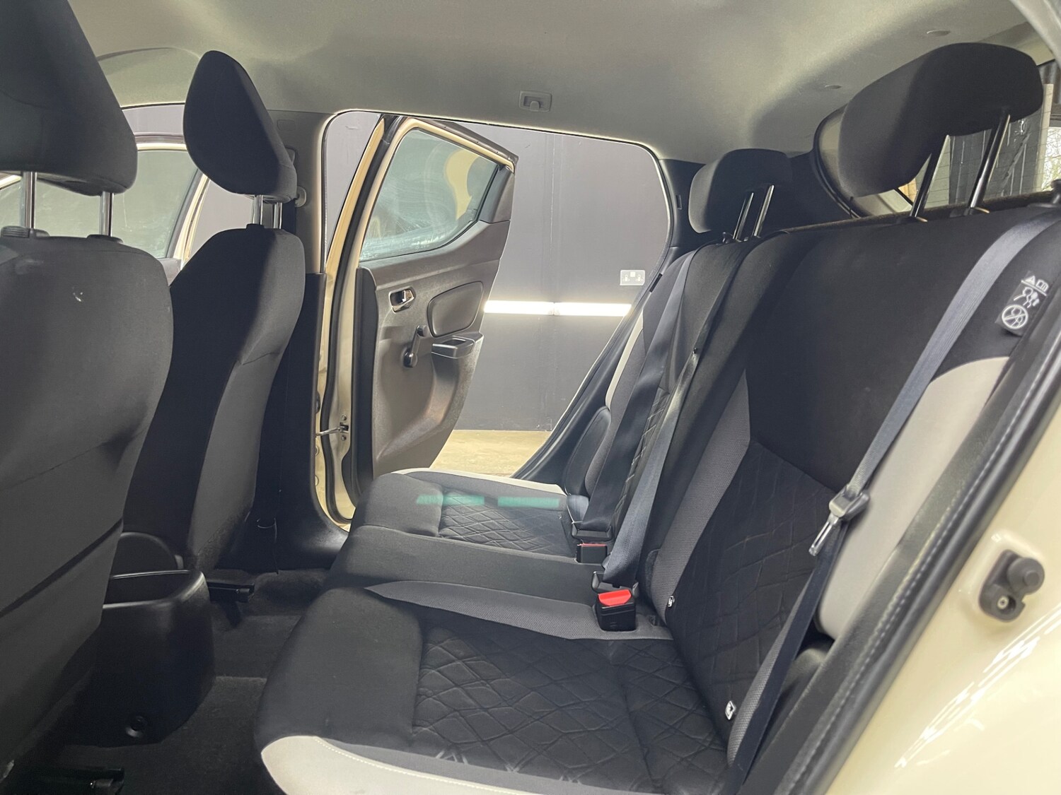 Used Nissan Micra 2017 for sale - 77432570: Photo 17