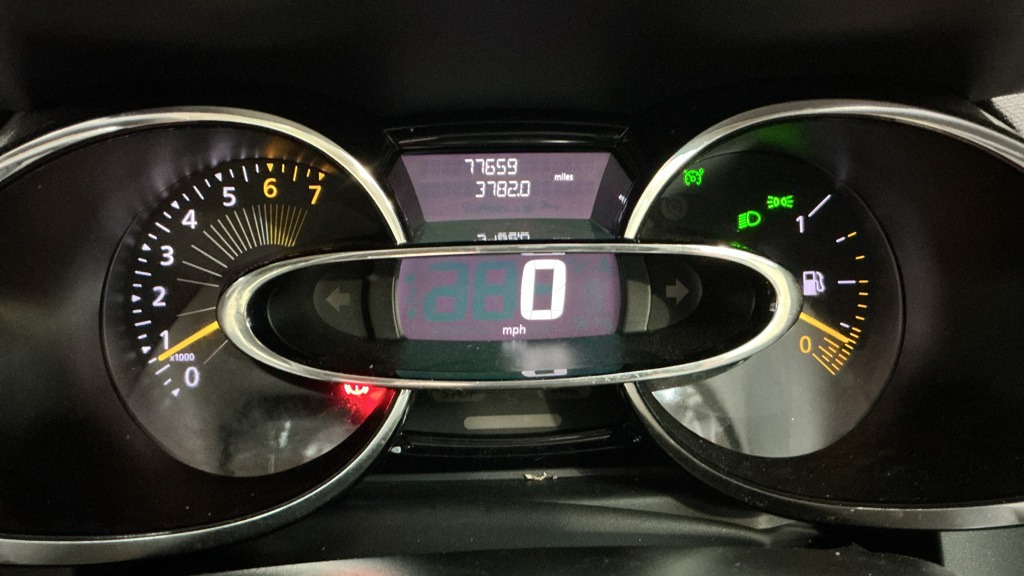 Used Renault Clio 2014 for sale - 78000036: Photo 8