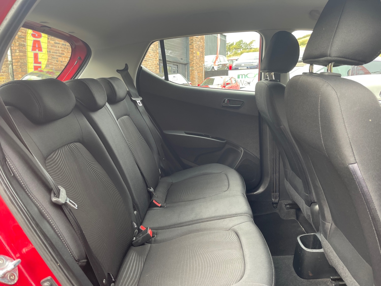 Used Hyundai i10 2017 for sale - 76045844: Photo 17