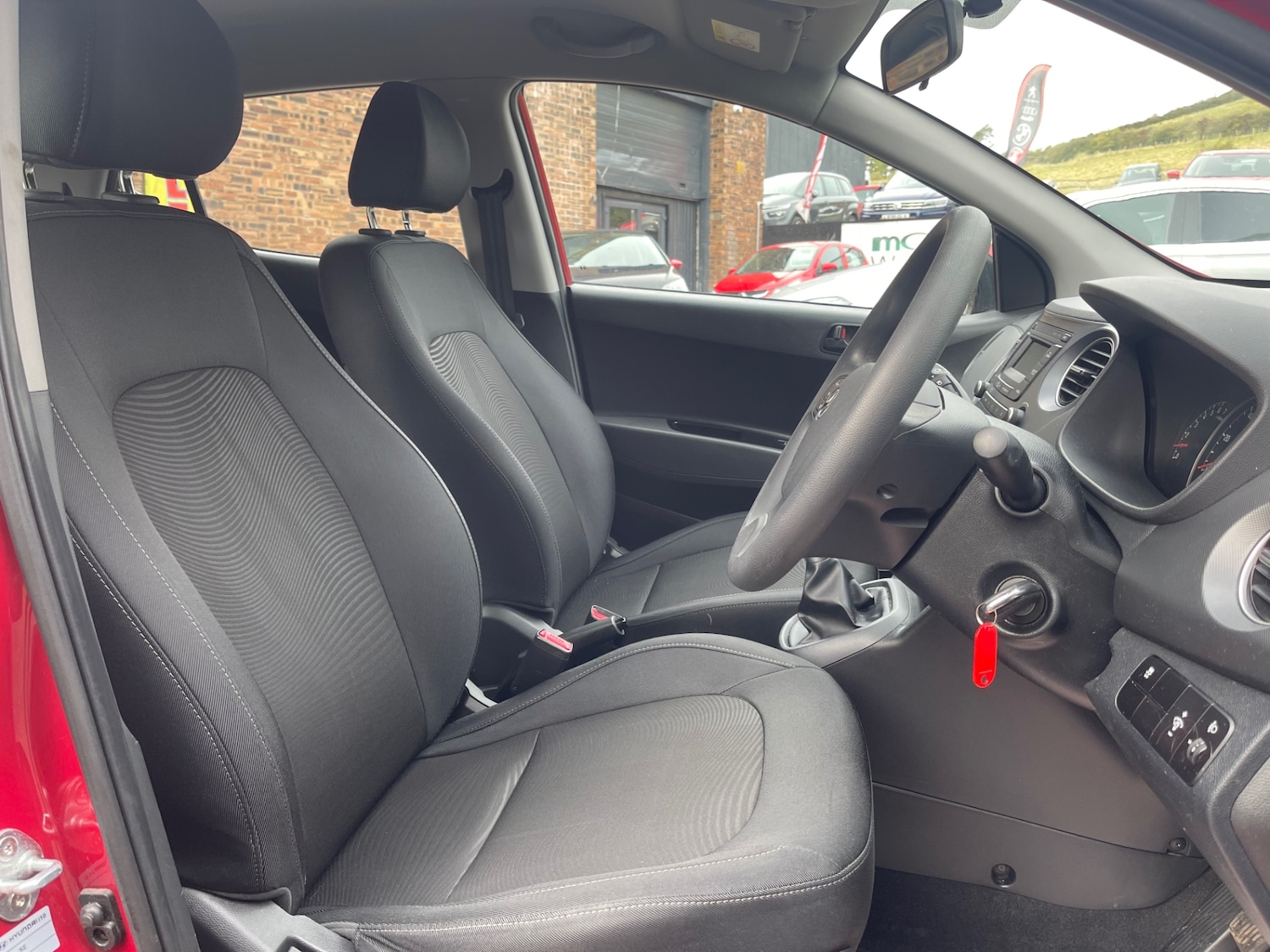 Used Hyundai i10 2017 for sale - 76045844: Photo 8