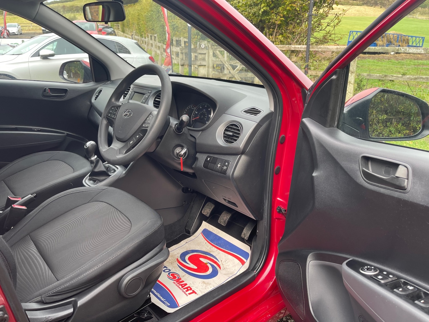 Used Hyundai i10 2017 for sale - 76045844: Photo 9