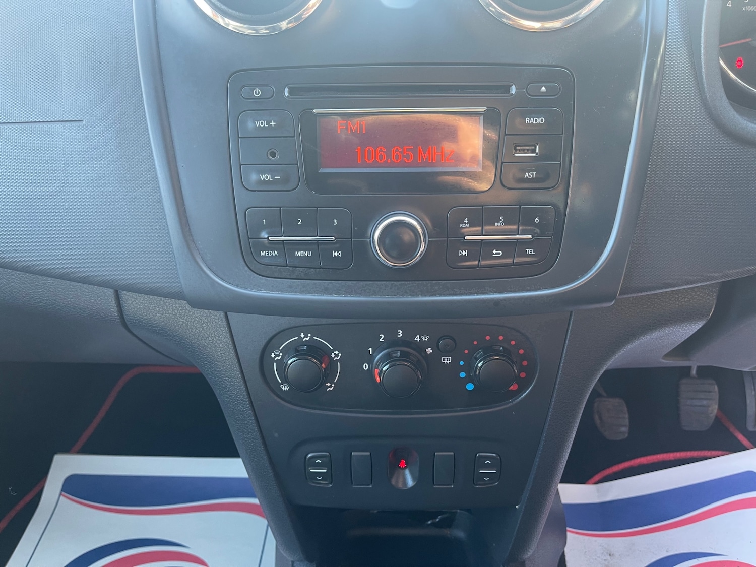 Used Dacia Sandero 2015 for sale - 77732777: Photo 9