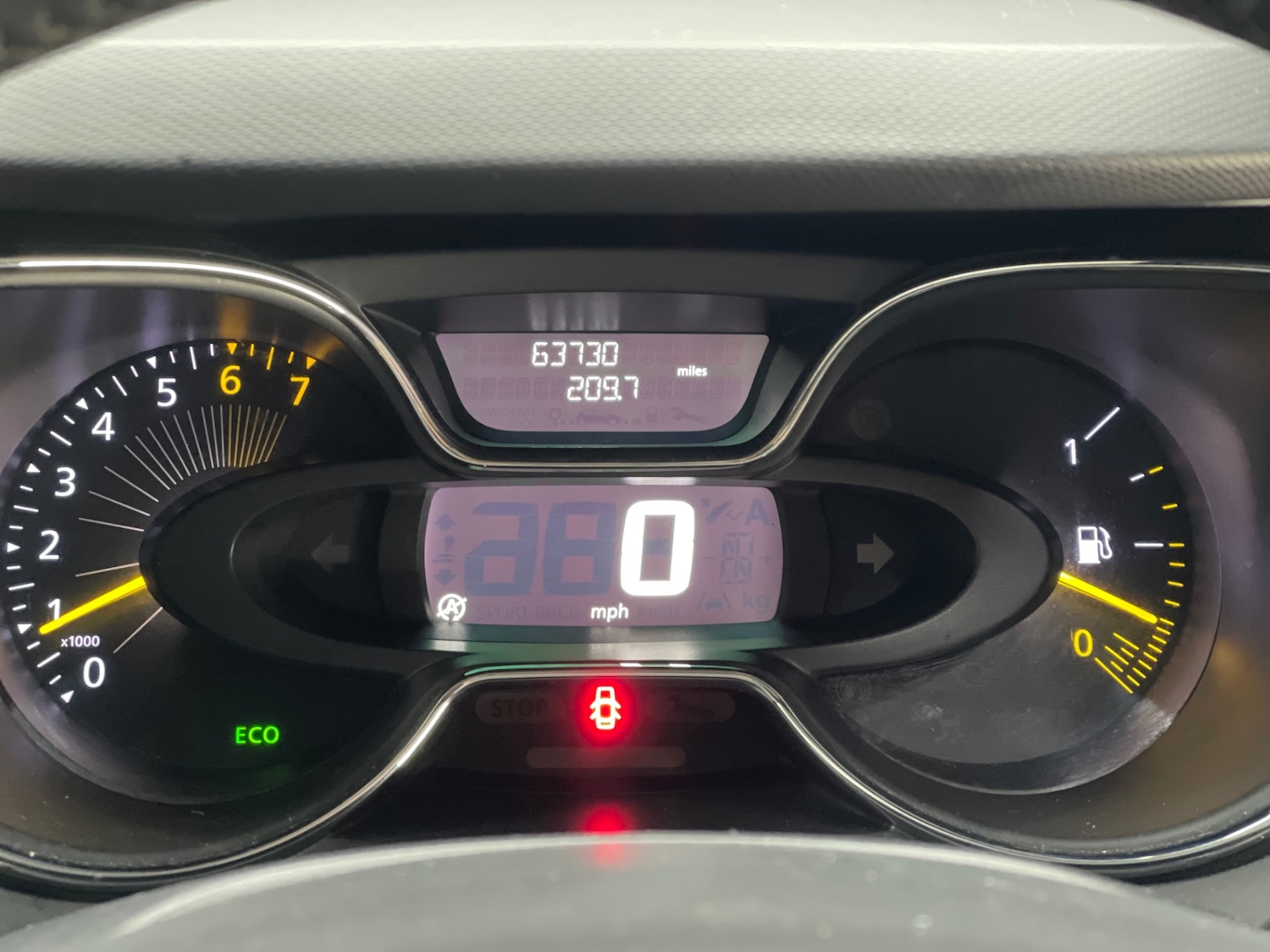 Used Renault Captur 2015 for sale - 77432662: Photo 10