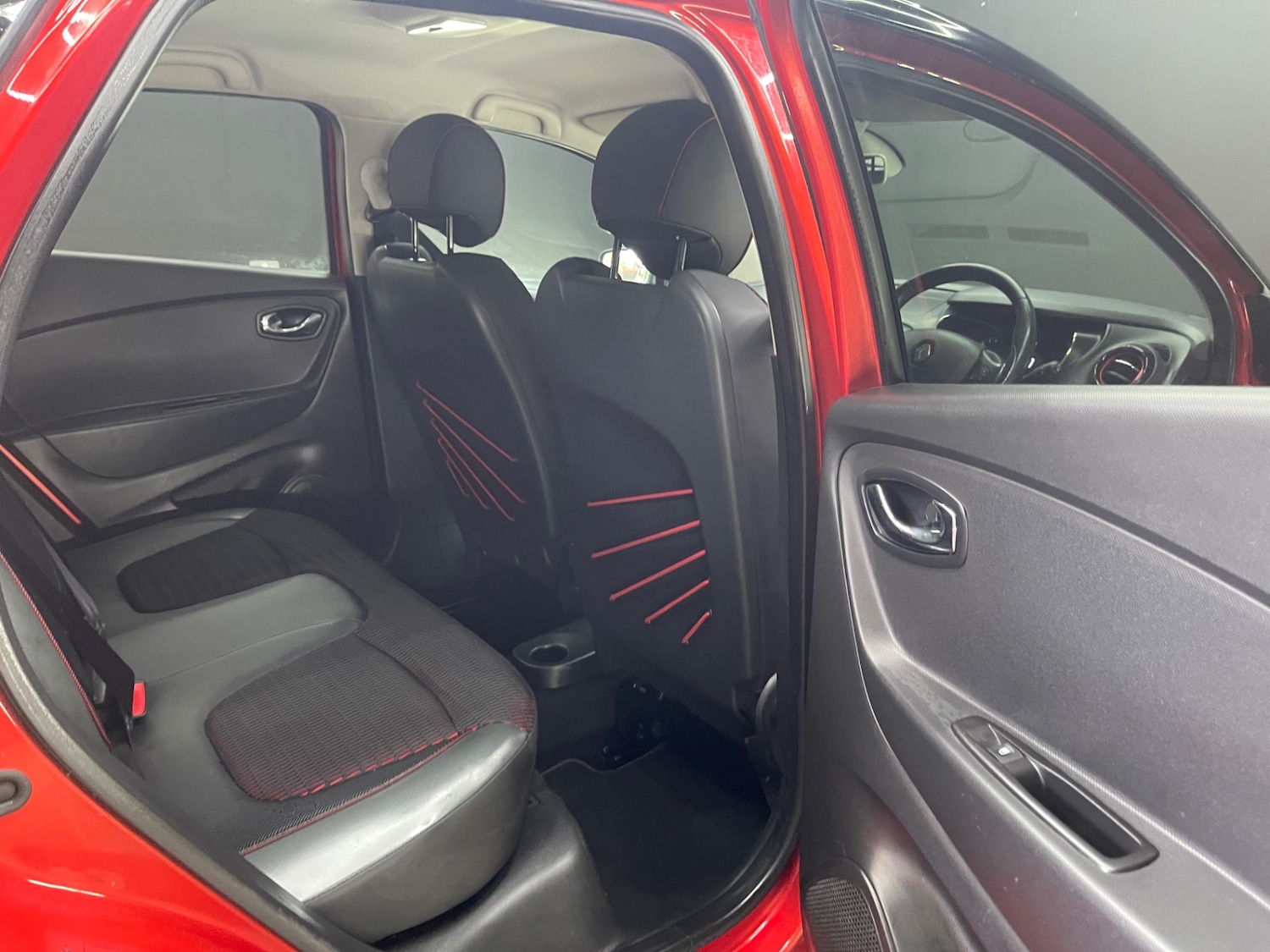 Used Renault Captur 2015 for sale - 77432662: Photo 15