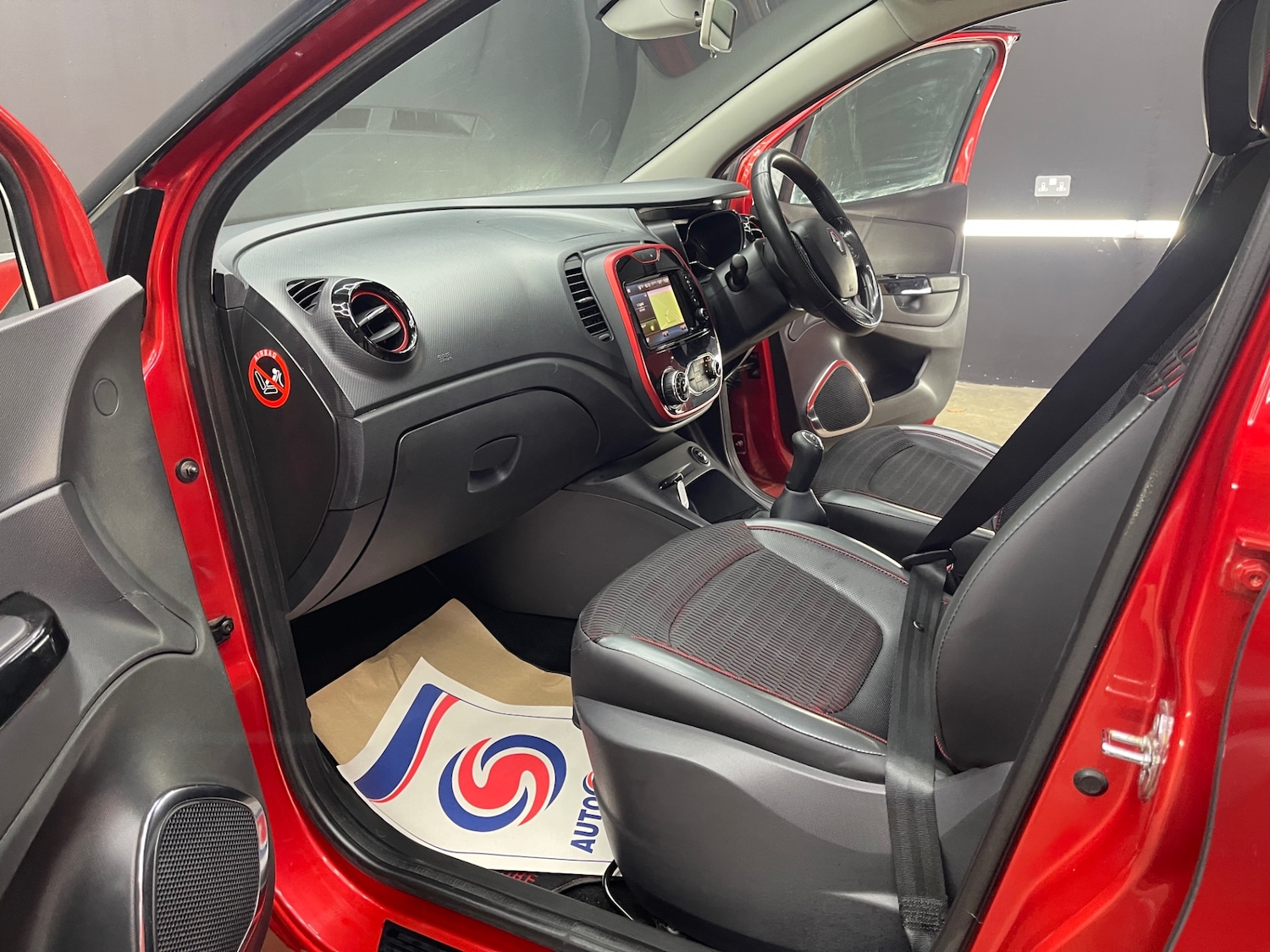 Used Renault Captur 2015 for sale - 77432662: Photo 20