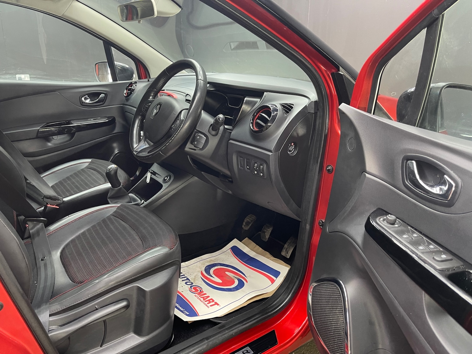 Used Renault Captur 2015 for sale - 77432662: Photo 8