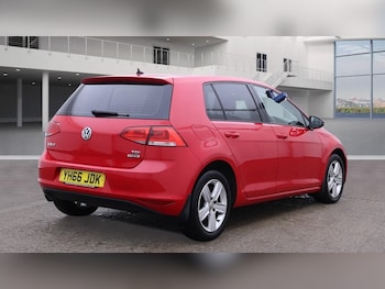 Used Volkswagen Golf 2016 for sale - 76287550: Photo