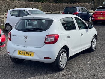Used Dacia Sandero 2014 for sale - 77818126: Photo